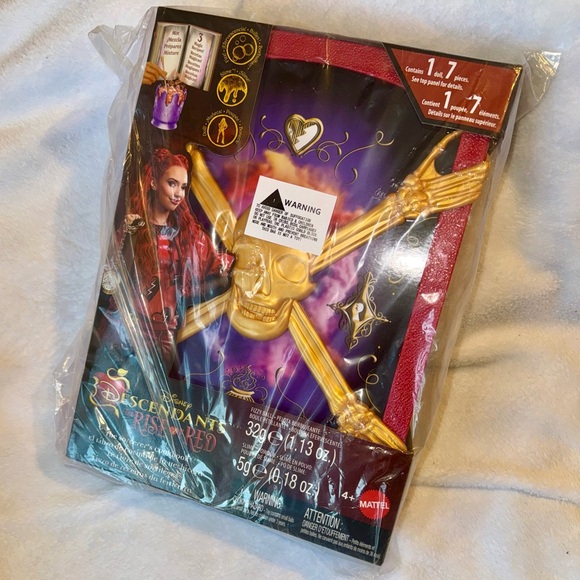 Disney Descendants: Rise of the Red -Sorcerer’s cook book w/ fizz, slime & doll - Picture 4 of 8